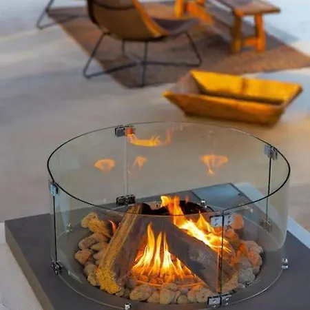 Beachfront Crystalia ヴィラ *