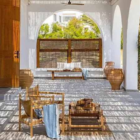 فيلة Beachfront Crystalia