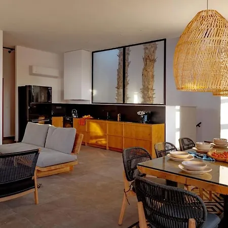 Beachfront Crystalia * Lachania