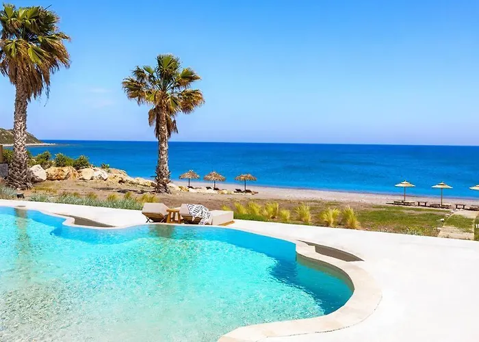 Beachfront Crystalia Villa *