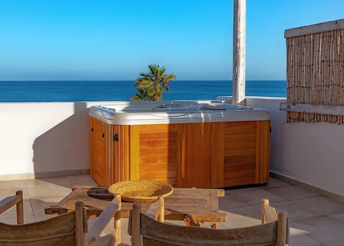 Beachfront Crystalia * Lakhania