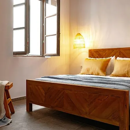 Beachfront Crystalia Villa Lakhania